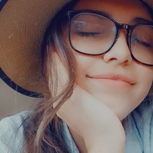 Meet your Posher, Tasialou